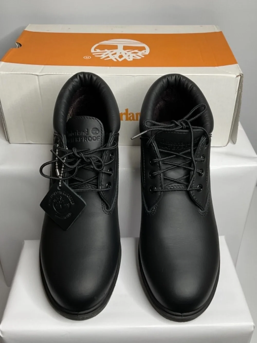 Timberland Men’s 1973 Newman Waterproof Chukka Boots size Men’s 7.5 M/M